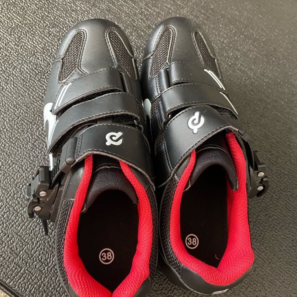 Peloton cycling shoes NIB size 38